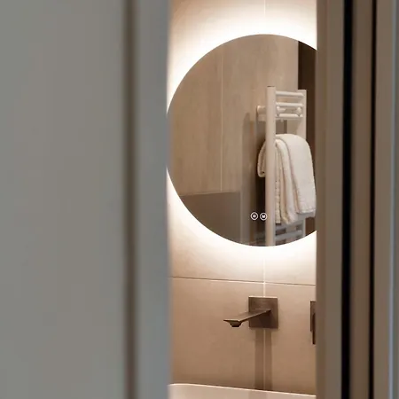 Floristeria By Quokka 360 - A Stone's Throw From The Walled Of * Côme