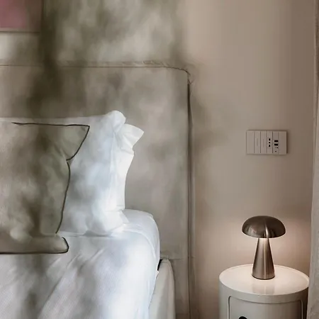 Floristeria By Quokka 360 - A Stone's Throw From The Walled Of Como